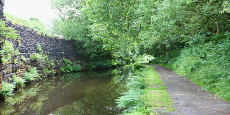 The Best Car-Free Adventures in the UK | Huddersfield Narrow Canal, West Yorkshire | Pauls Cycles